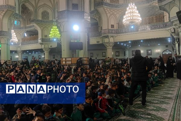 حضور دانش‌آموزان ناحیه دو شهرری در مراسم نوگلان فاطمی