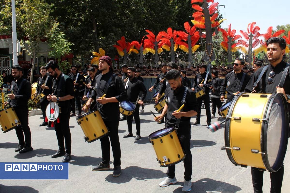 برپایی پرشور مراسم عزاداری سیدالشهدا در خیابانهای نیشابور