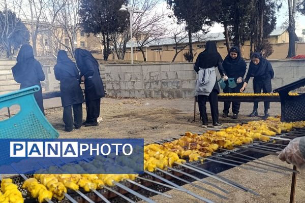 اردوی دانش‌آموزی تمشک مدارس دخترانه انصار و بعثت در زنجان