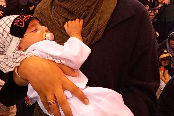 مراسم شیرخوارگان حسینی در حسینیه عاشقان ثارالله قائمشهر
