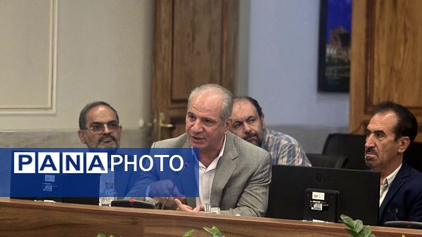 آیین رونمایی از پوستر بیست‌وهفتمین جشنواره خیرین مدرسه‌ساز استان اصفهان