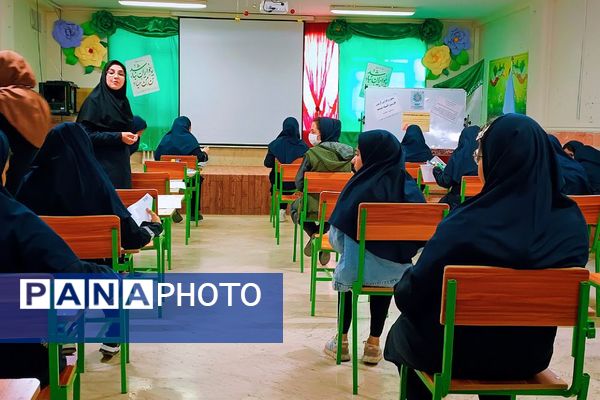 المپیاد و کارسوق هندسه در مدرسه فرزانگان 2 شهر پرند 