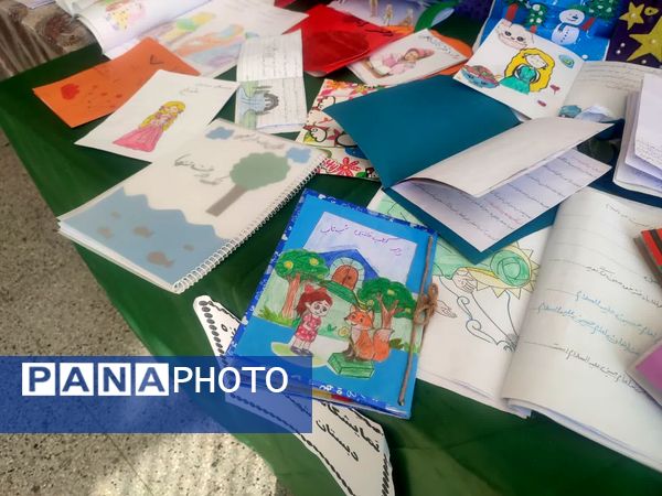 ساخت کتابچه‌های دست‌ساز در دبستان شهید نجفی فدافن