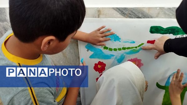 مسابقه نقاشی با موضوع دهه فجر در آموزشگاه ولایت شهرستان فریمان