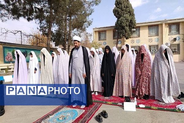 اقامه نماز باران در دبیرستان شهید مجید دهنوی نیشابور 