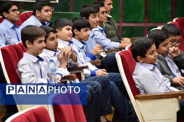 تجلیل از پیشکسوتان عرصه آزمایشگاه در یزد