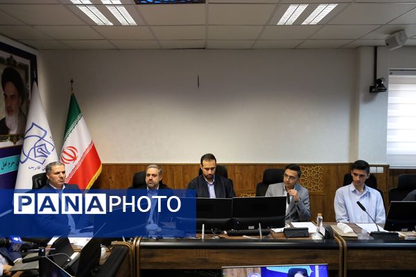 دیدار معاون پرورشی و فرهنگی وزارت آموزش‌وپرورش با نمایندگان پسر تشکل‌های دانش‌آموزی شیراز