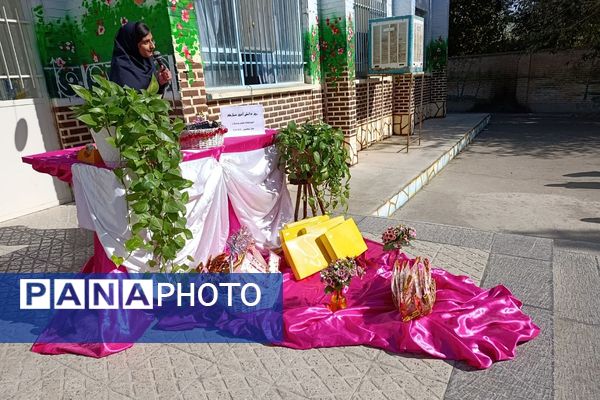 گرامیداشت روز دانش آموز در مدارس دخترانه پیشوا؛ شکوفایی مهر و علم در باران، کوثر، دیانت و مهردخت