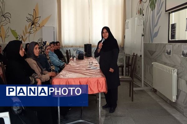 اولین  مجمع عمومی انجمن اولیاء و مربیان در دبیرستان شهید مجید دهنوی 