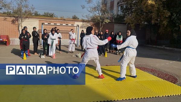 المپیاد ورزشی در مدرسه هوشیار ناحیه یک مشهد
