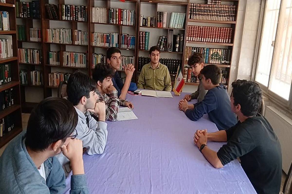 نشستهای خبرنگاران بسیار حائز اهمیت است