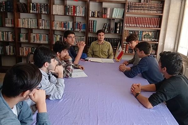 نشست‌های خبرنگاران بسیار حائز اهمیت است