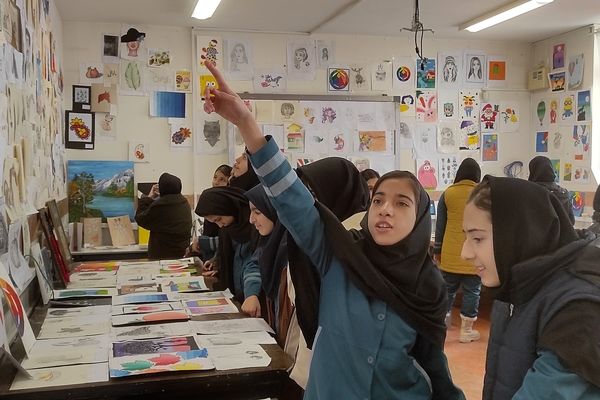 برپایی نمایشگاه نقاشی در مدارس فاطمیه و الزهرا (س) شهرستان شیروان