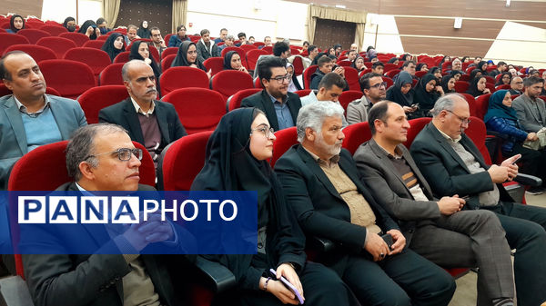 آیین تجلیل از پژوهشگران برگزیده کشوری و استانی اداره آموزش‌وپرورش استان اصفهان
