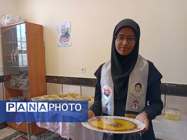 جشنواره شله زرد به مناسبت هفته بهداشت روان در مدرسه مادرمهربان خلیل آباد