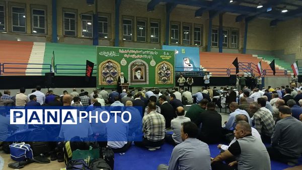 اعزام کارکنان صنعت نفت جنوب برای حضور در مراسم ارتحال امام (ره)