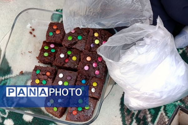 بازارچه غذا و صنایع دستی دانش آموزان دبیرستان صدیقه کبری 