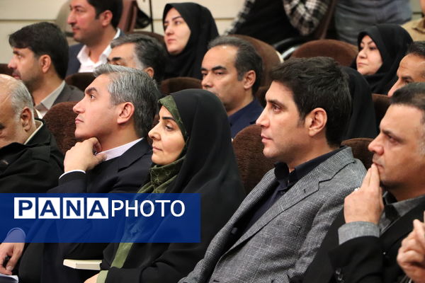  جلسه شورای توسعه و برنامه‌ریزی استان کردستان با حضور وزیر راه و شهرسازی 