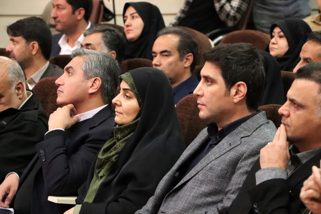  جلسه شورای توسعه و برنامه‌ریزی استان کردستان با حضور وزیر راه و شهرسازی 