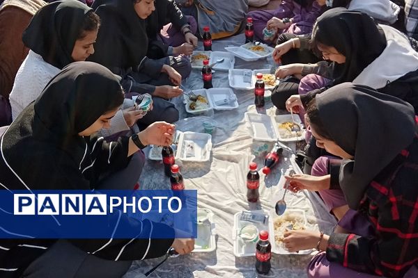 جشن دهه فجر در دبیرستان گلستان آشخانه