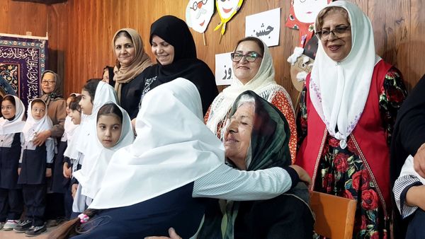 بزرگداشت هفته ملی سالمند در دبستان دخترانه سماء شیروان 