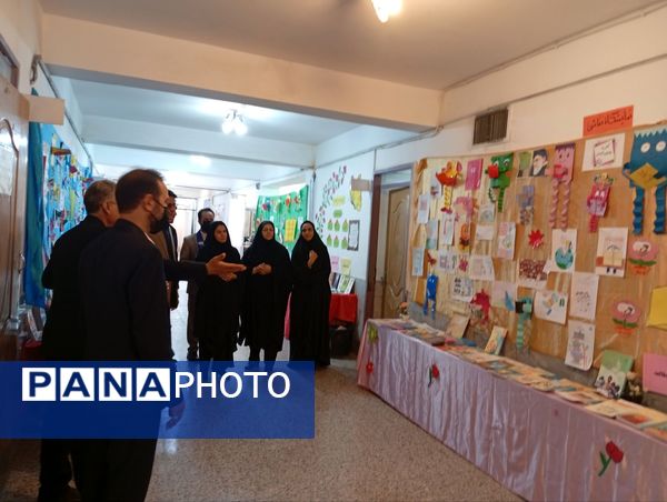 آیین نواختن زنگ کتاب و کتابخوانی در دبستان تربیت