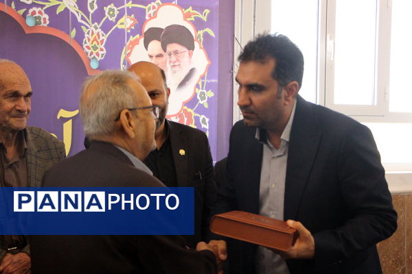 افتتاح آموزشگاه ۱۲ کلاسه شهید حسینی پور در اردکان