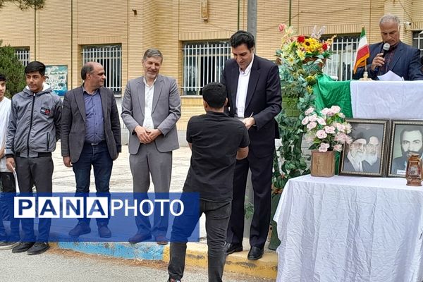 برگزاری جشن  روز معلم در هنرستان شهید دیواندری سبزوار