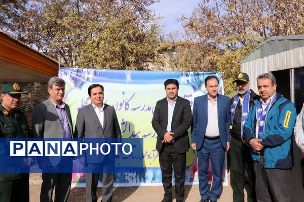 برگزاری مانور سراسری زلزله در مدارس شهرستان نظرآباد؛ گامی به‌سوی مدرسه‌ایمن و جامعه‌تاب‌آور