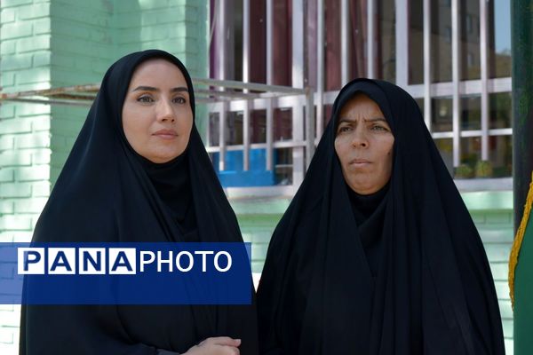 جشن عاطفه‌ها؛ لبریز از مهربانی در دبستان دخترانه قدر بهارستان ۲
