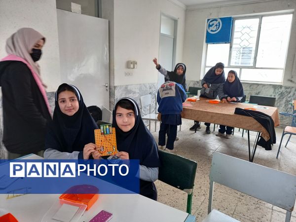 بازدید دانش آموزان دبستان ناهید نخودی از پژوهشرای نیشابور