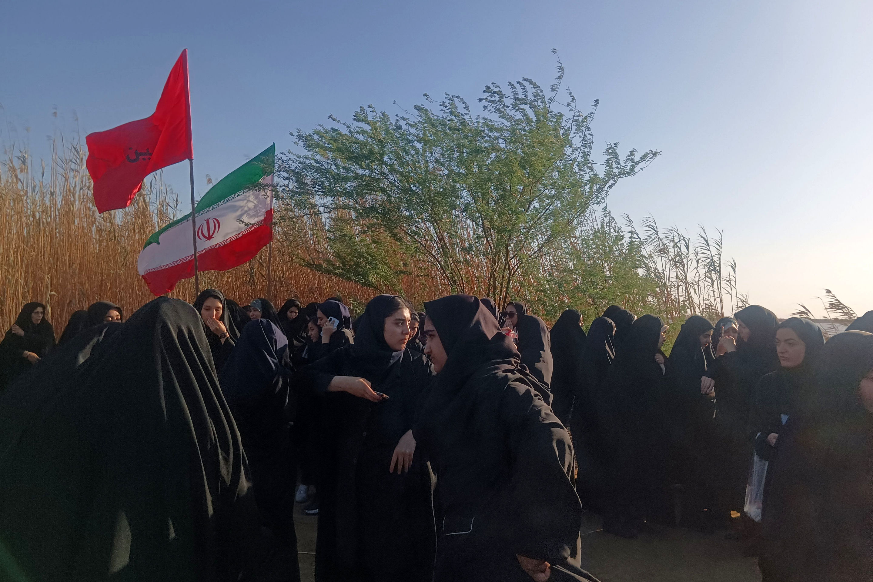 قدم گذاشتن دانش‌آموزان رباط‌کریم بر خاک پاک شلمچه