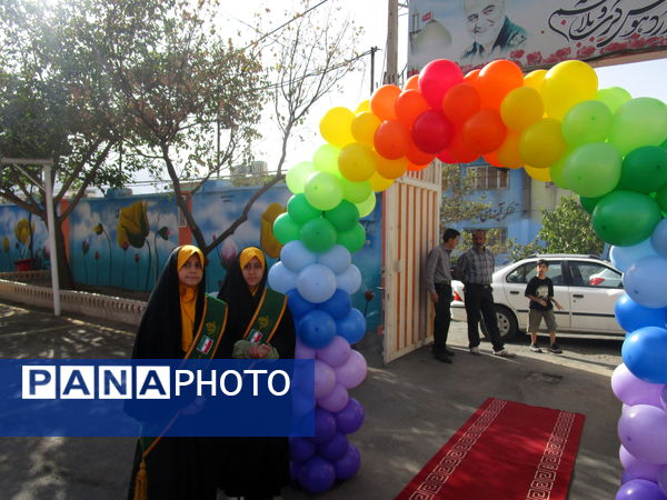 برگزاری جشن شکوفه‌ها در دبستان شاهد شهید سلطانی ناحیه یک کرج