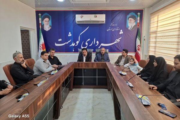 آیین بزرگداشت روز خبرنگار در شهرداری کوهدشت با حضور شهردار و اعضای شورای شهر برگزار گردید