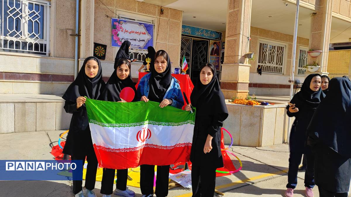 برگزاری المپیاد ورزشی به مناسبت هفته تربیت بدنی در مدرسه نمونه دولتی ۹ دی یاسوج