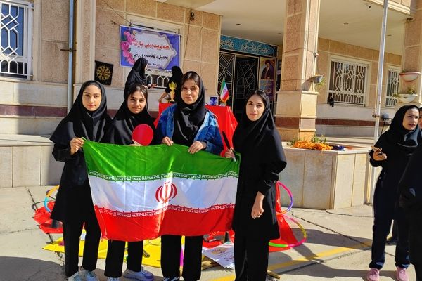 برگزاری المپیاد ورزشی به مناسبت هفته تربیت بدنی در مدرسه نمونه دولتی ۹ دی یاسوج