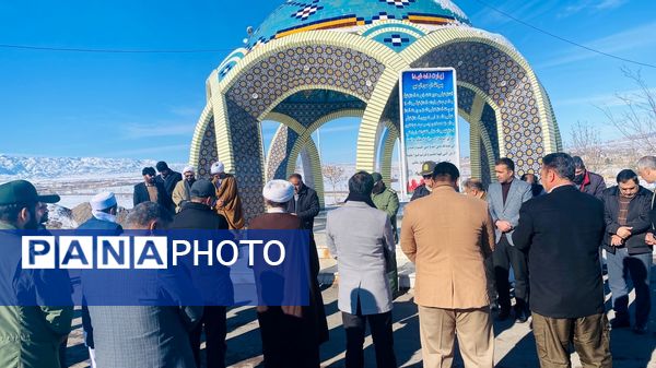 غبار روبی گلزار شهدای گمنام شهرستان باخرز 