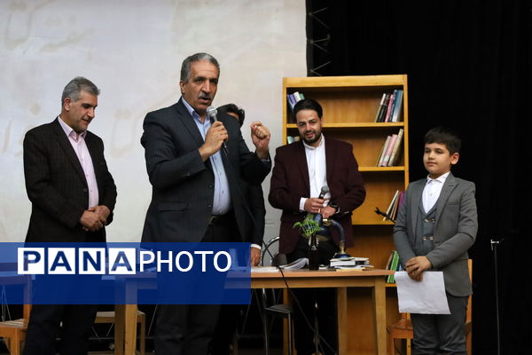 هفته کتاب با «مفاخر قلم» آغاز شد