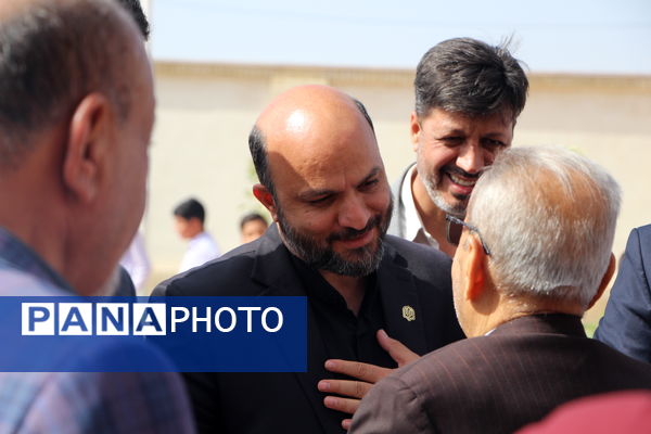 افتتاح آموزشگاه ۱۲ کلاسه شهید حسینی پور در اردکان