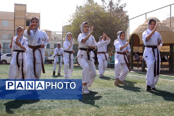 برگزاری المپیاد ورزشی درون مدرسه‌ای در بهارستان‌دو