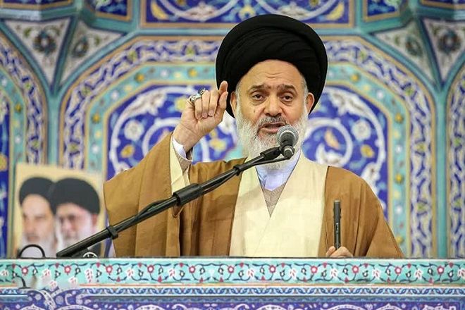 حضرت امام با گام‌های بلند خود به کمالات انسانی دست یافت