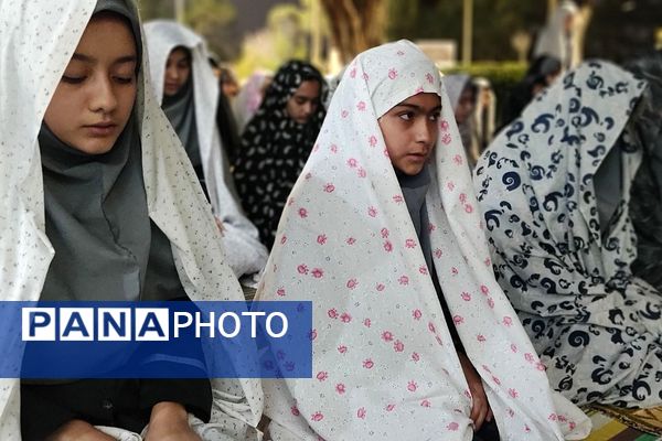 بزرگداشت «مادران چشم به راه»باحضور دانش‌آموزان دبیرستان دخترانه معرفت کهریزک