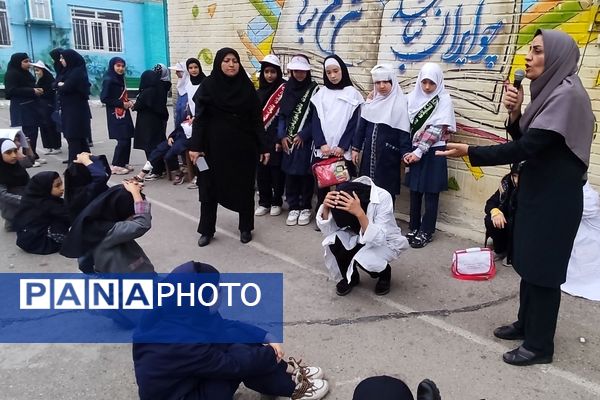 بیست و ششمین مانور زلزله در دبستان شهیدان فاضل الحسینی ۱