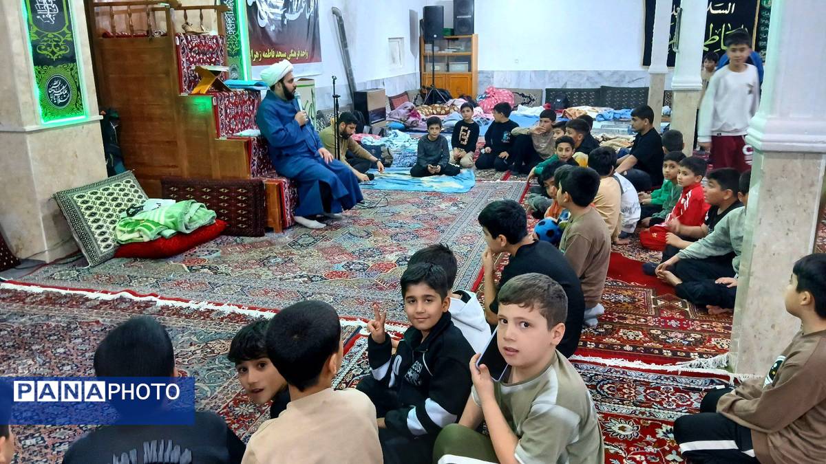 آغاز اعتکاف دانش‌آموزی پسران در مسجد فاطمه زهرا(س) شهرک سیدجمال‌الدین نظرآباد