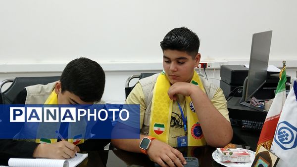 دیدار رئیس سازمان دانش‌آموزی و دانش‌آموزان پیشتاز و خبرنگاران پانا با رئیس سازمان تأمین اجتماعی محمودآباد 