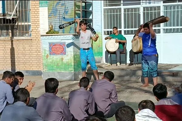 المپیاد ورزشی درون مدرسه‌ای، نمایش منش پهلوانی 