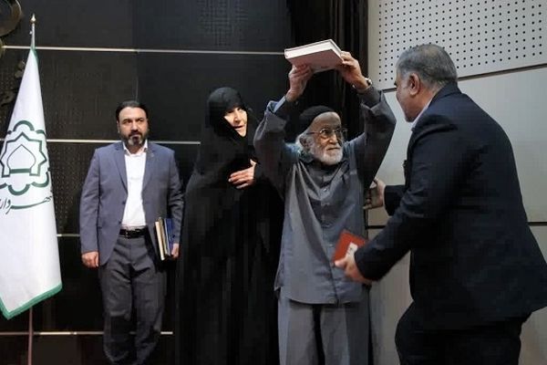 شهردار جدید کلانشهر قم معرفی شد