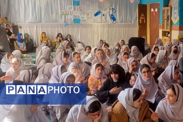 نمایشگاه نگهبان آب در دبستان حاتم ناحیه دو شهرری 