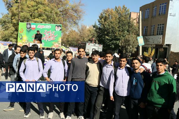 ۱۳ آبان از قاب مردم!