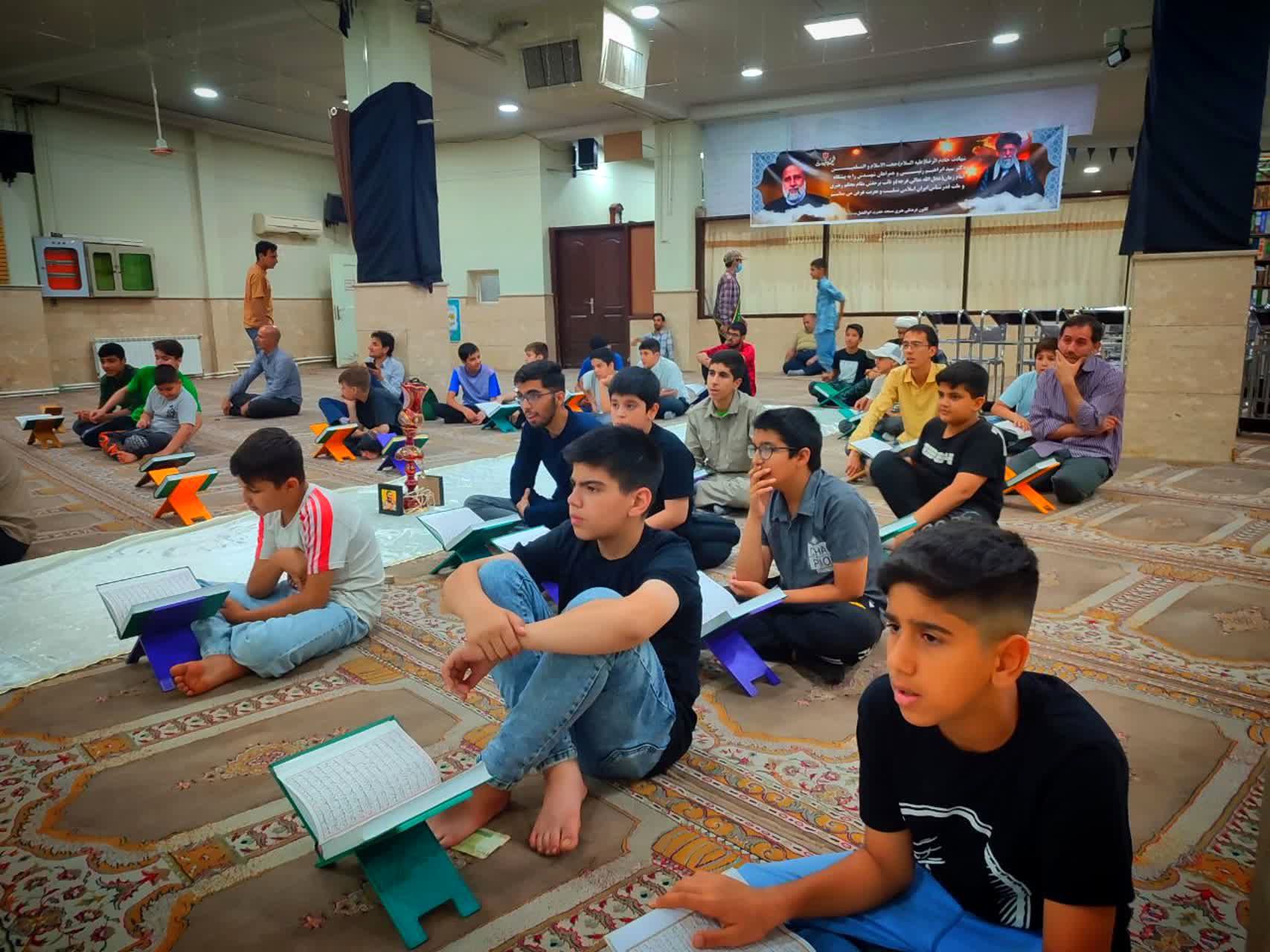 کلاس‌های تابستانه ویژه دانش‌آموزان پسر در مسجد حضرت ابوالفضل (ع) شهرستان ملارد